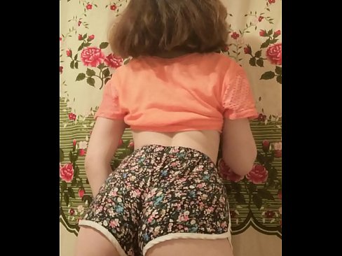 ❤️ مثير فاتنة الشباب تجريد من شورت لها على الكاميرا ؛ الجنس